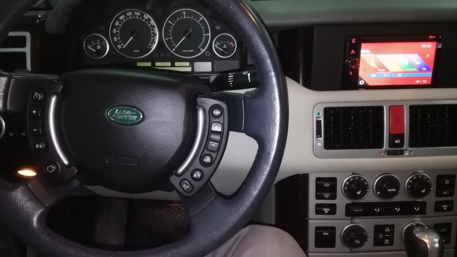 Land Rover.jpg